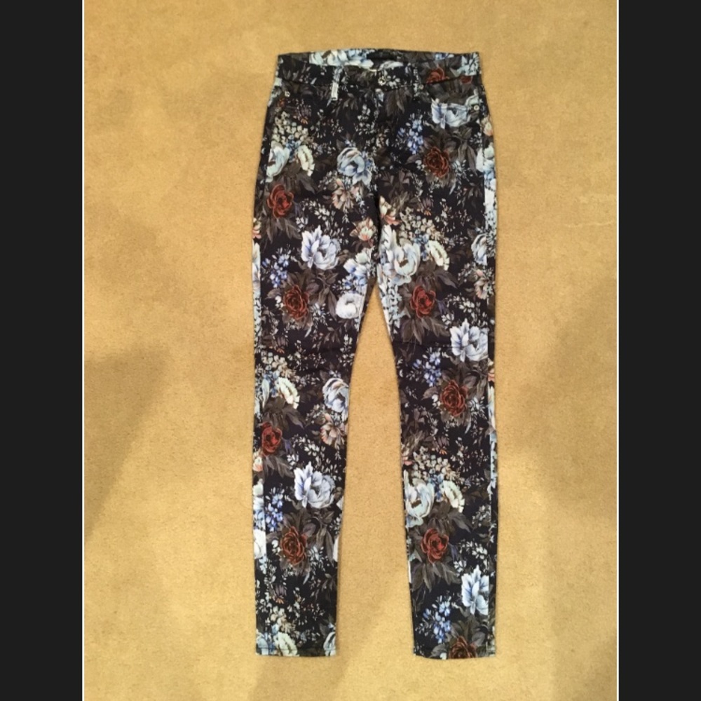 WORN ONCE. floral jeans. Size 27!